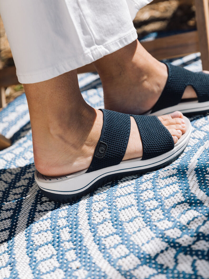 Coshy Original – Die Hallux-freundliche Pantolette, NAVY, hi-res